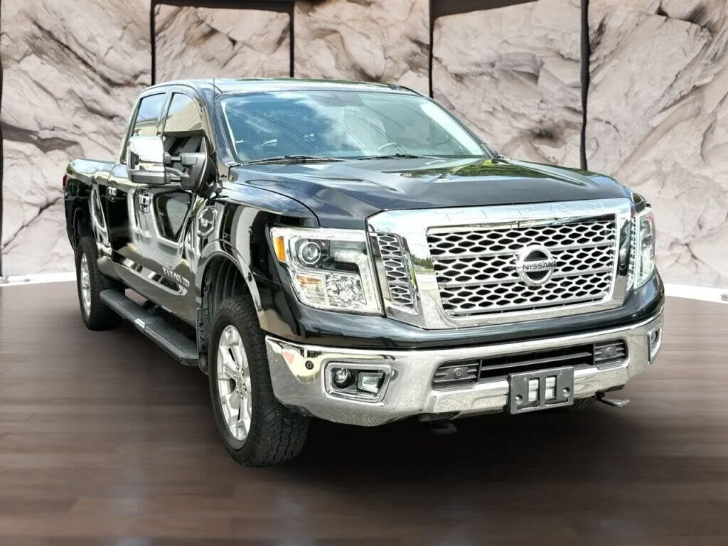 2016 NISSAN Titan
