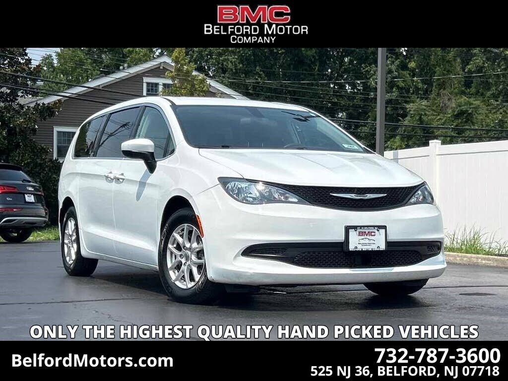 2022 CHRYSLER Voyager