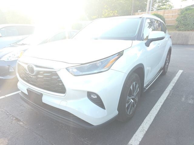 2021 TOYOTA Highlander