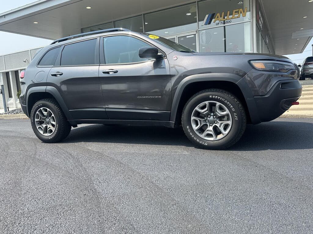 2022 JEEP Cherokee