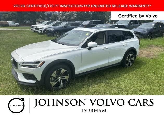 2025 VOLVO V60CC