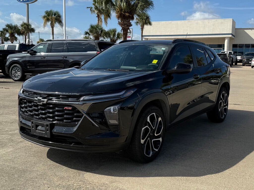 2025 CHEVROLET Trax