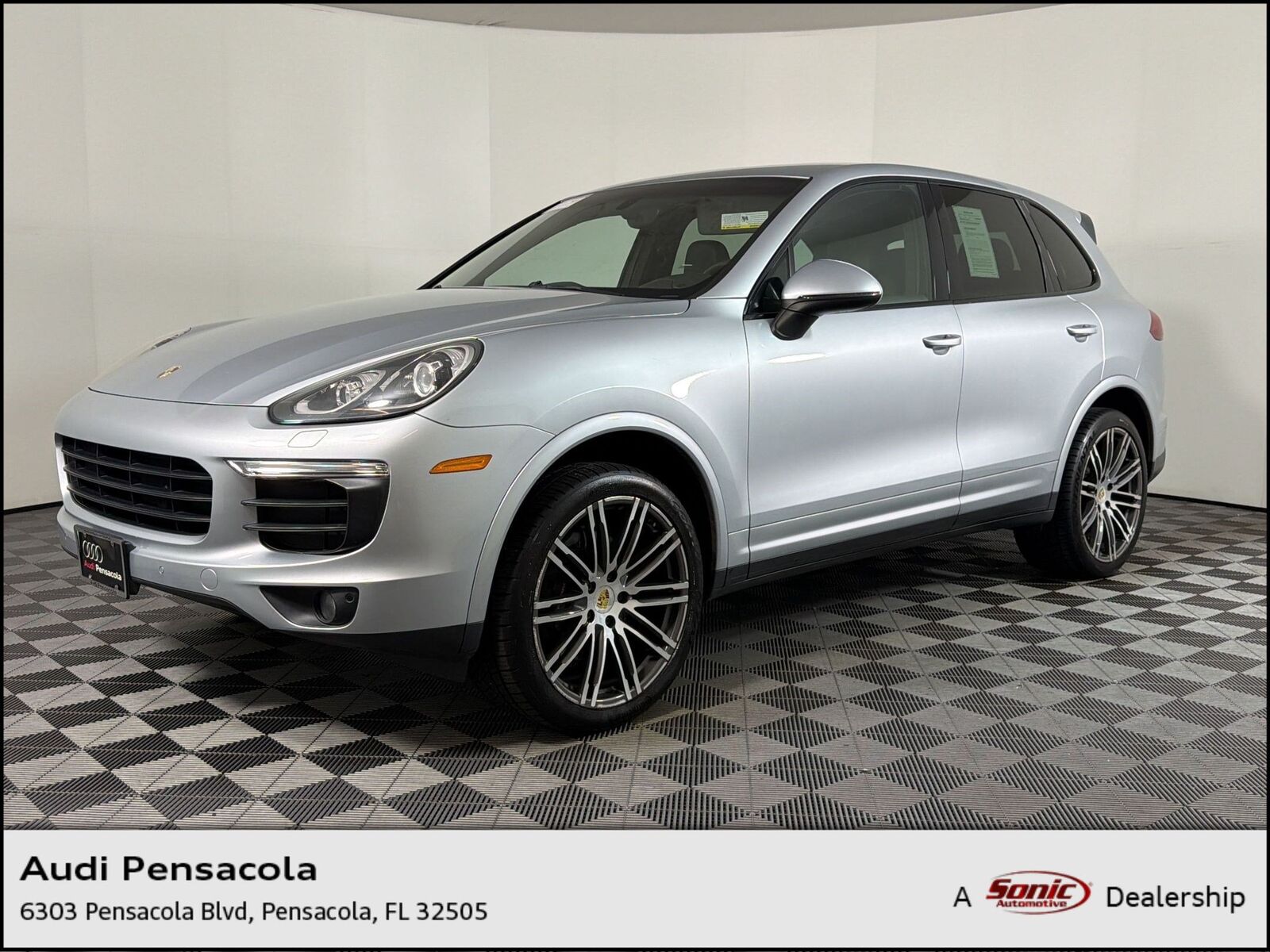 2017 PORSCHE Cayenne