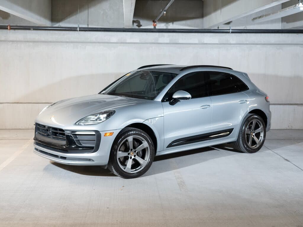 2023 PORSCHE Macan