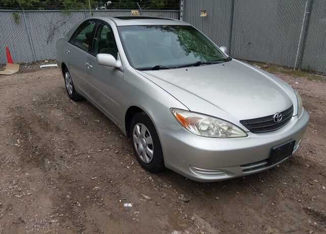 2004 TOYOTA Camry
