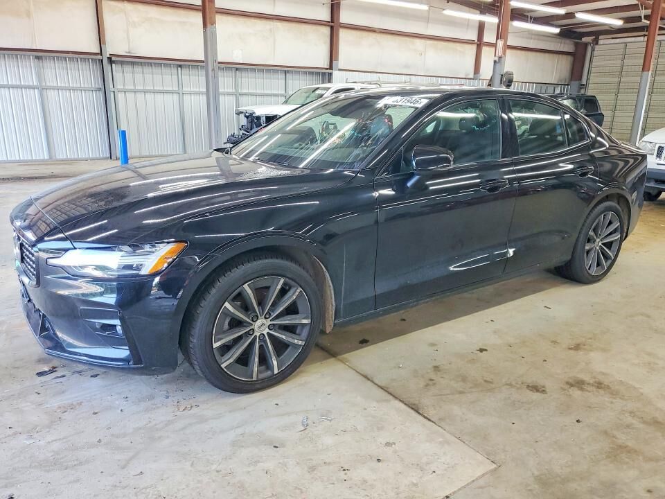 2022 VOLVO S60
