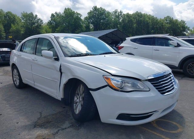 2013 CHRYSLER 200