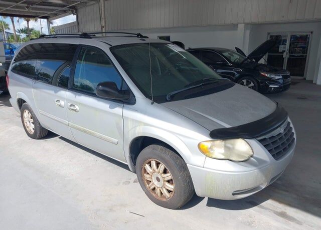 2006 CHRYSLER Town and Country