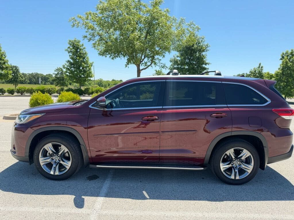 2017 TOYOTA Highlander