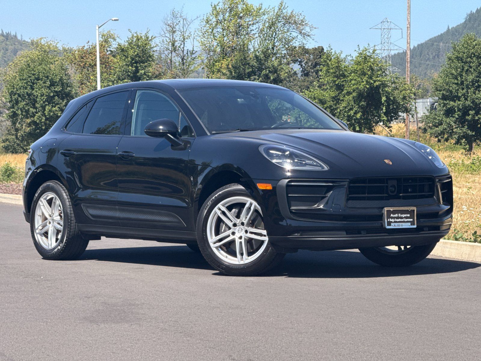 2024 PORSCHE Macan