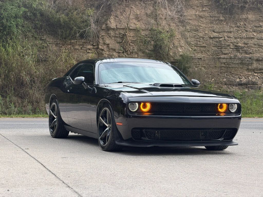 2017 DODGE Challenger