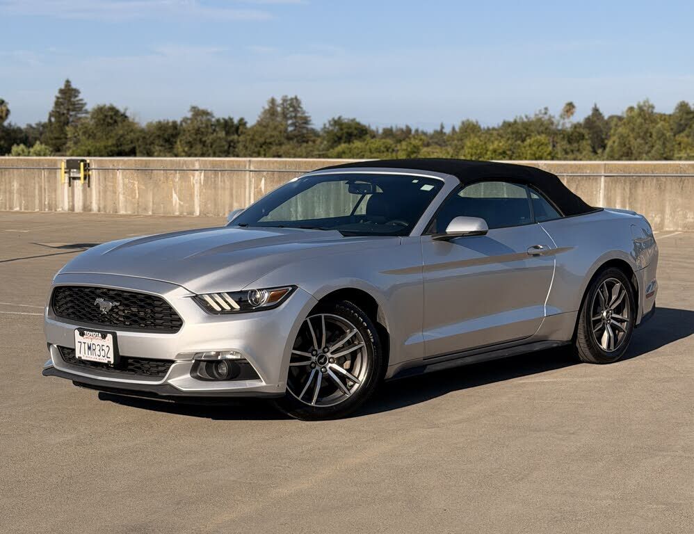 2017 FORD Mustang