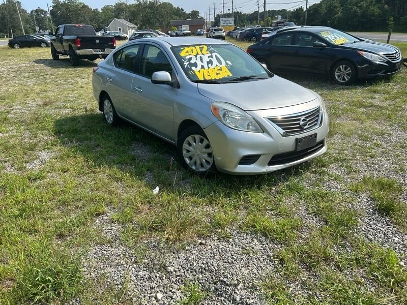 2012 NISSAN Versa