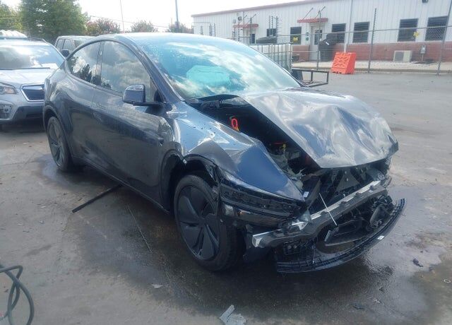 2026 TESLA Model Y