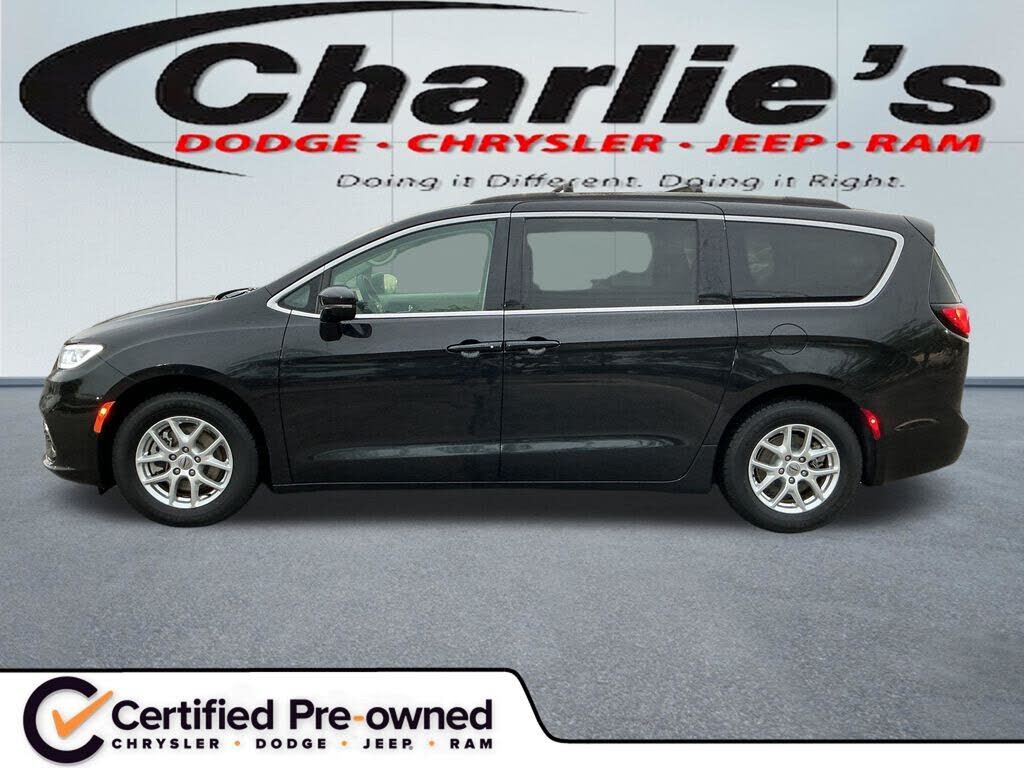 2022 CHRYSLER Pacifica