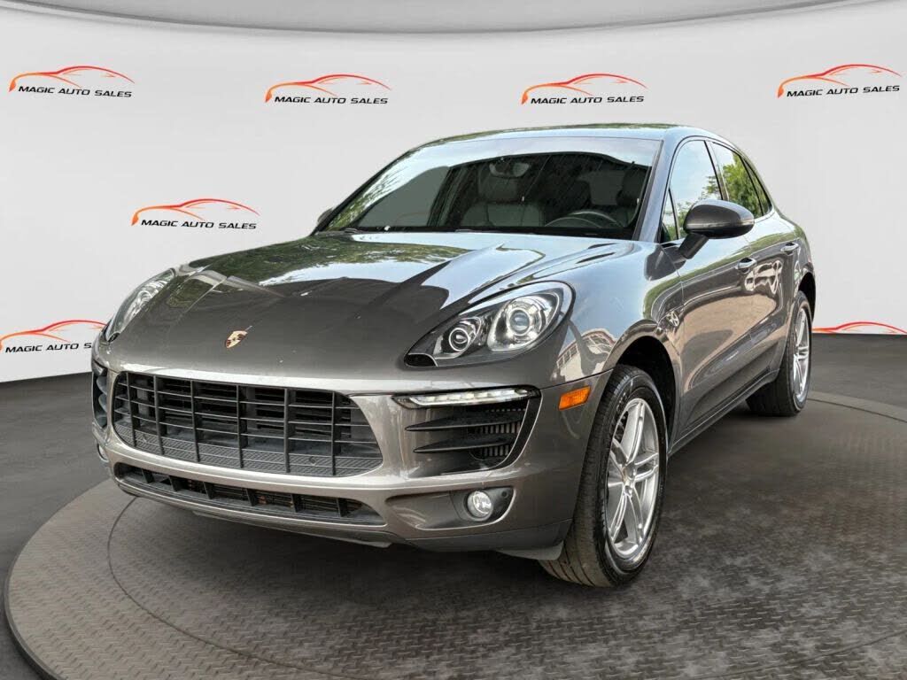 2016 PORSCHE Macan