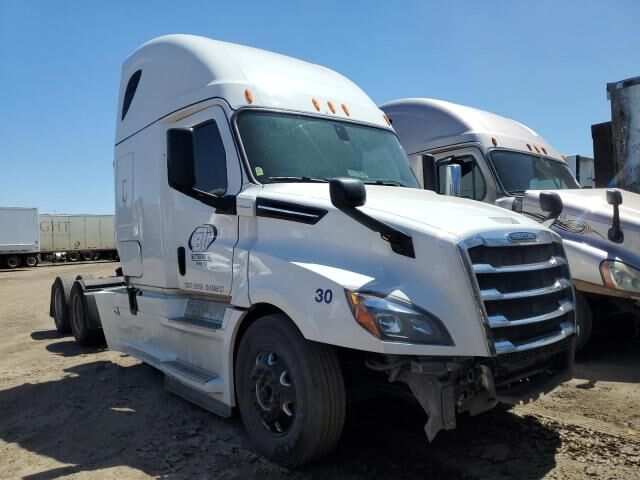 2019 FREIGHTLINER New Cascadia 126" Sleepercab