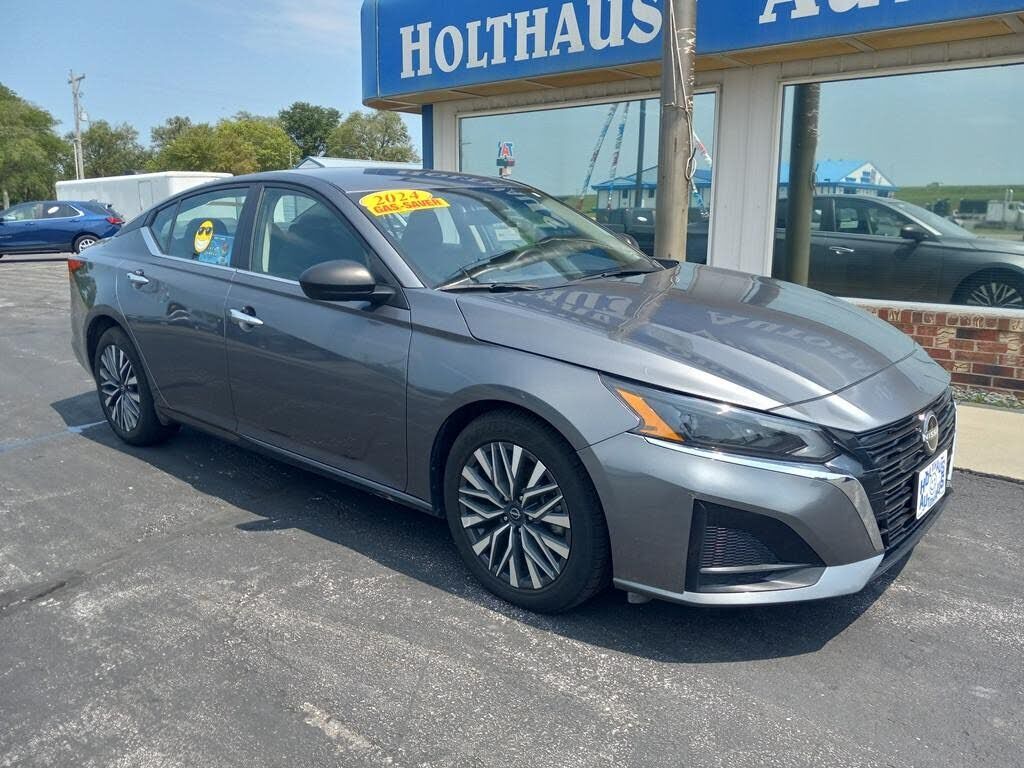 2024 NISSAN Altima