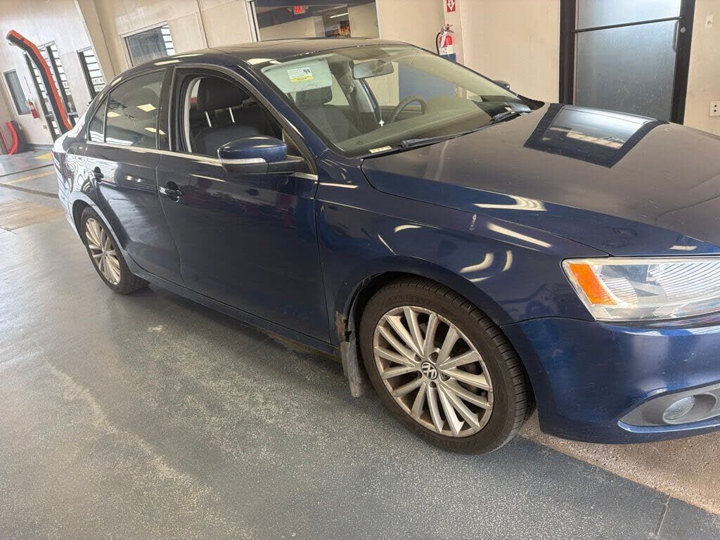 2011 VOLKSWAGEN Jetta