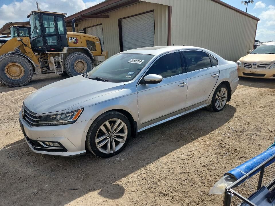 2017 VOLKSWAGEN Passat