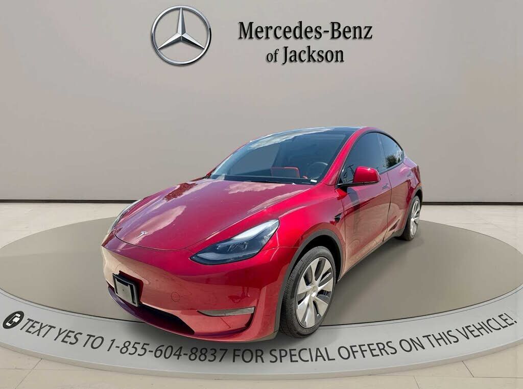 2024 TESLA Model Y