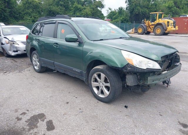 2014 SUBARU Outback