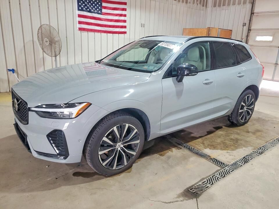 2025 VOLVO XC60