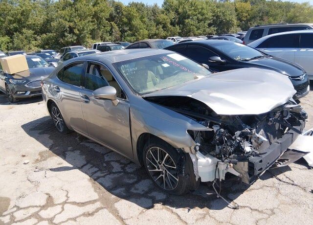 2018 LEXUS ES