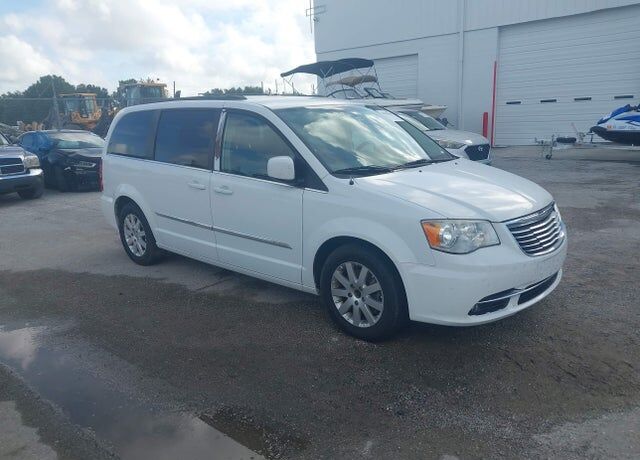 2015 CHRYSLER Town and Country