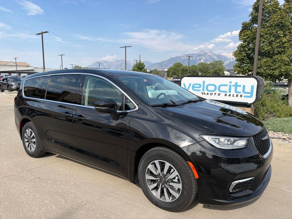 2023 CHRYSLER Pacifica