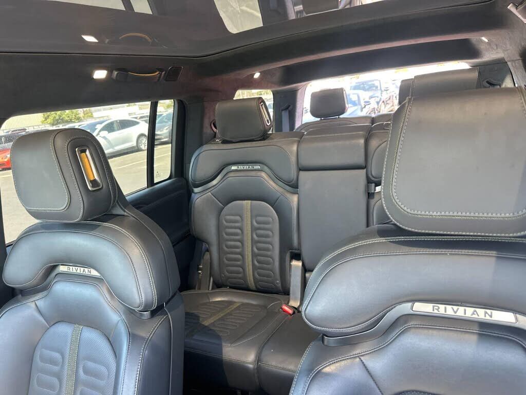 2024 RIVIAN R1S