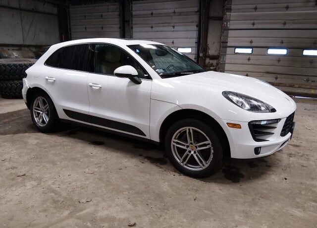2018 PORSCHE Macan