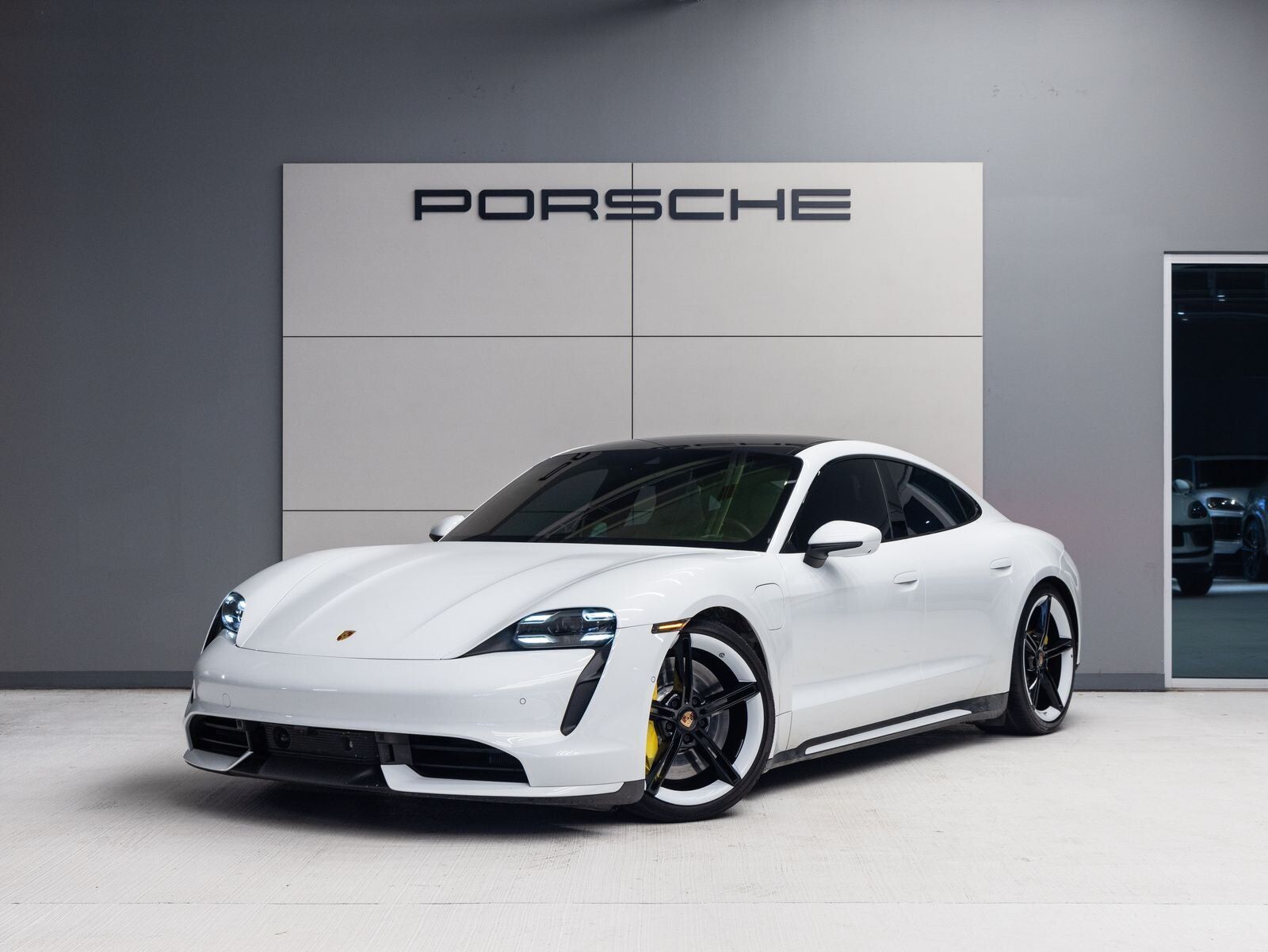 2020 PORSCHE Taycan
