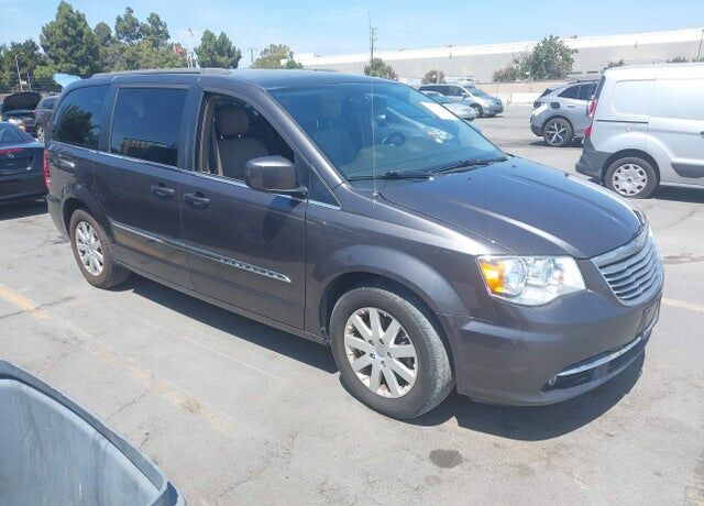 2016 CHRYSLER Town and Country