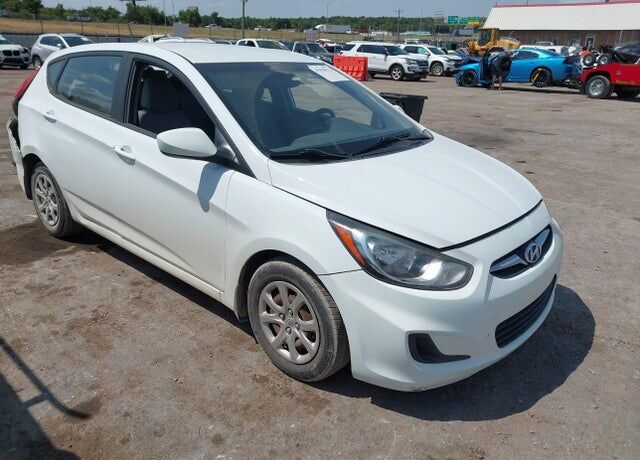 2013 HYUNDAI Accent