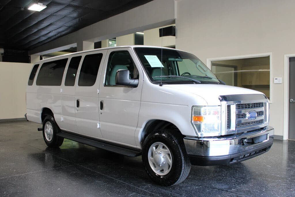 2008 FORD E-350