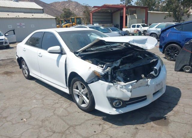 2013 TOYOTA Camry