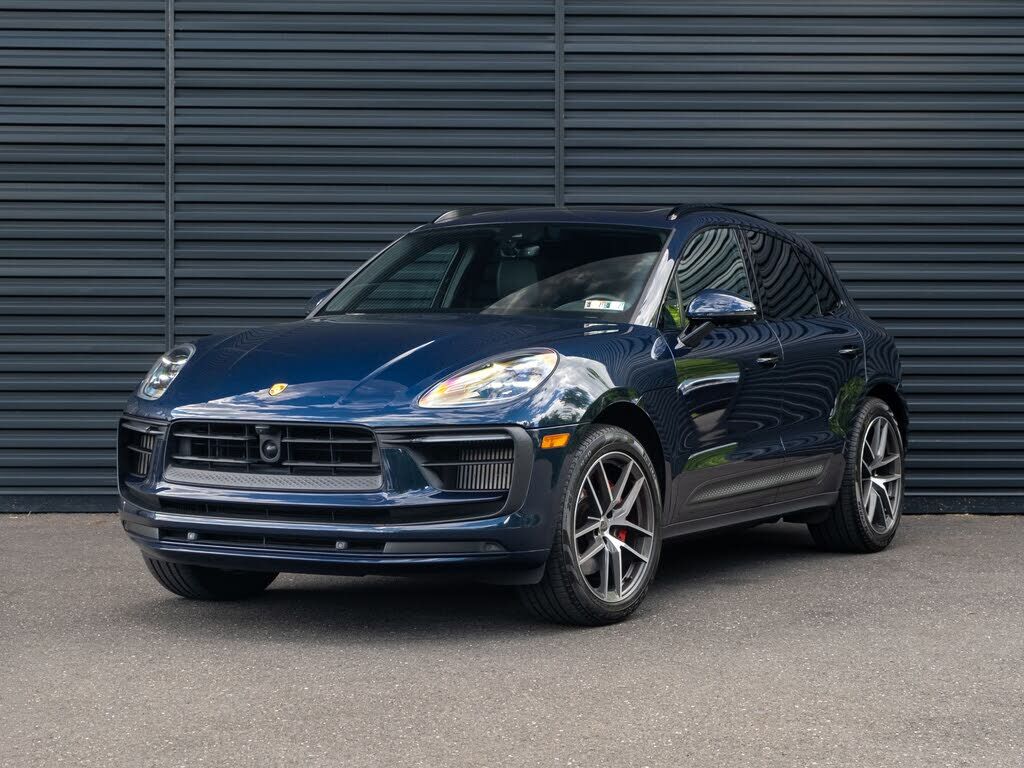 2023 PORSCHE Macan