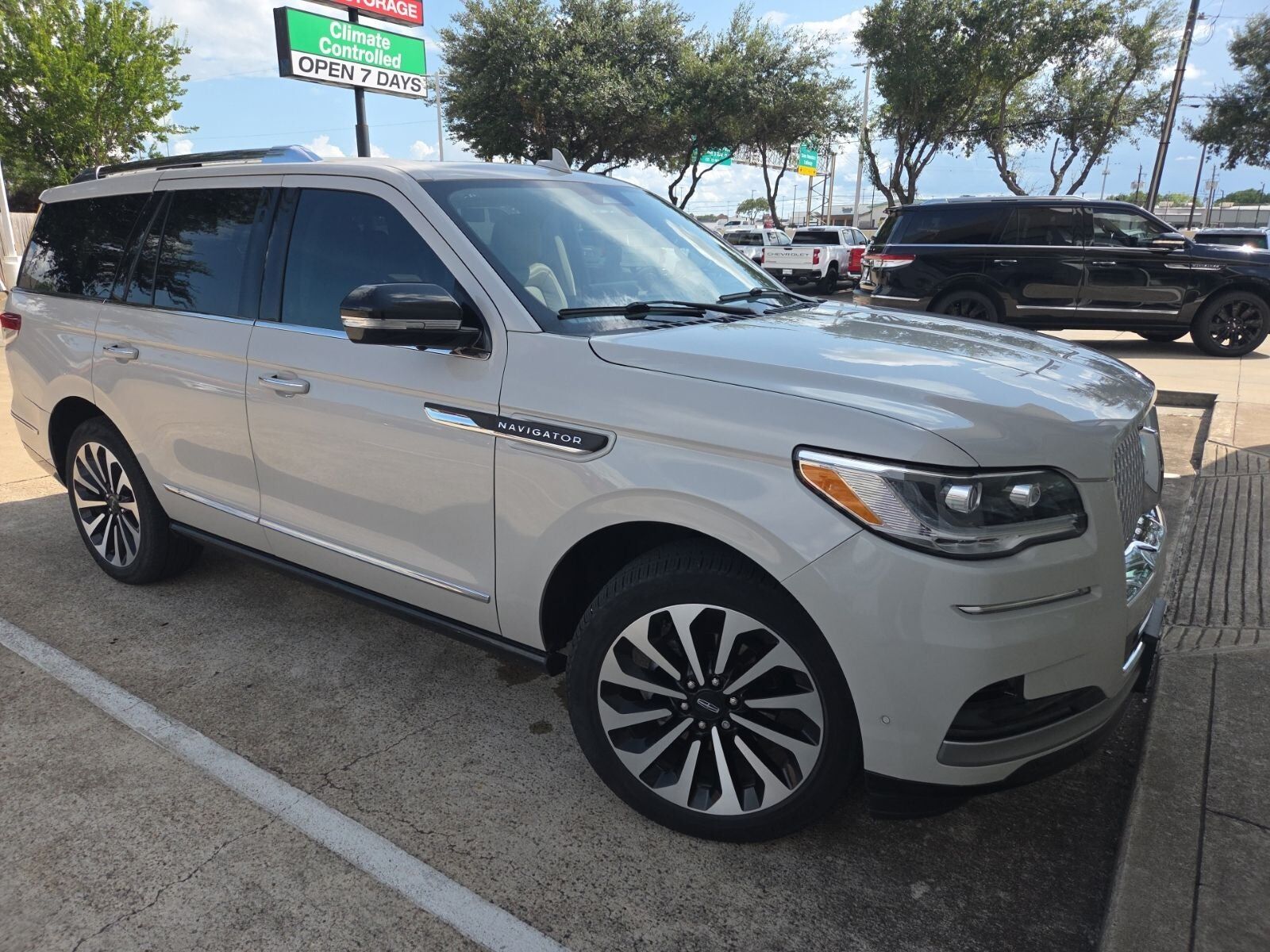 2023 LINCOLN Navigator