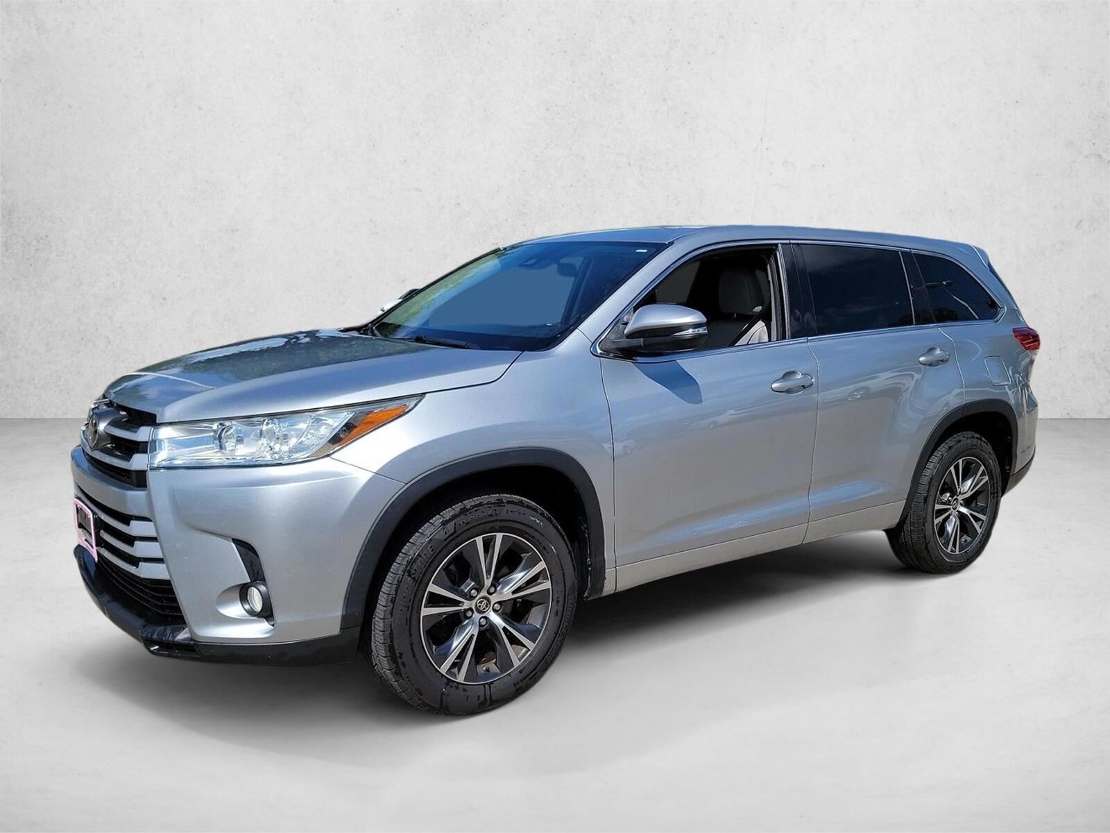 2017 TOYOTA Highlander