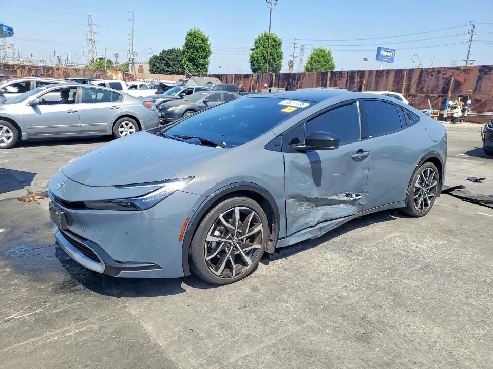 2024 TOYOTA Prius