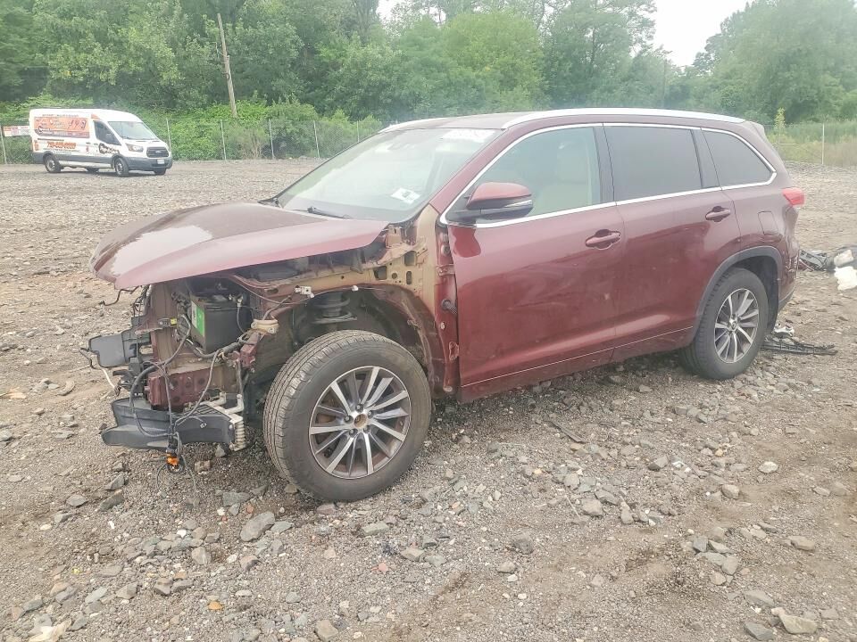 2017 TOYOTA Highlander