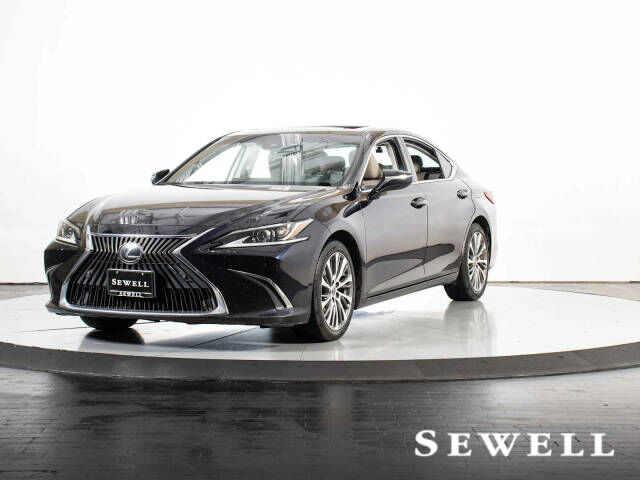 2019 LEXUS ES