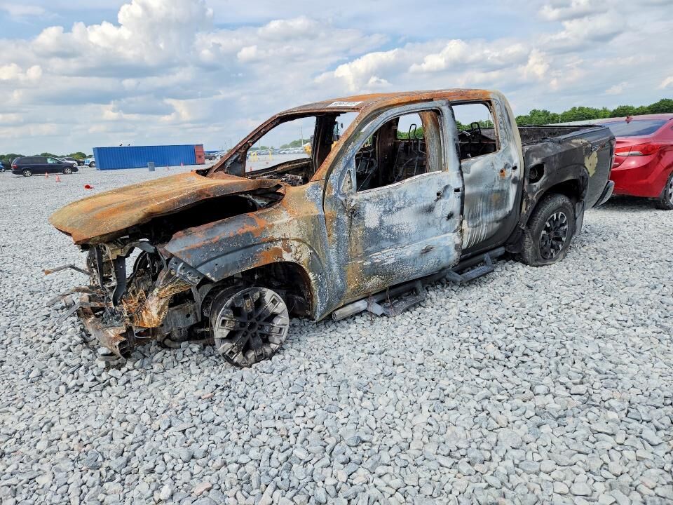 2022 NISSAN Frontier
