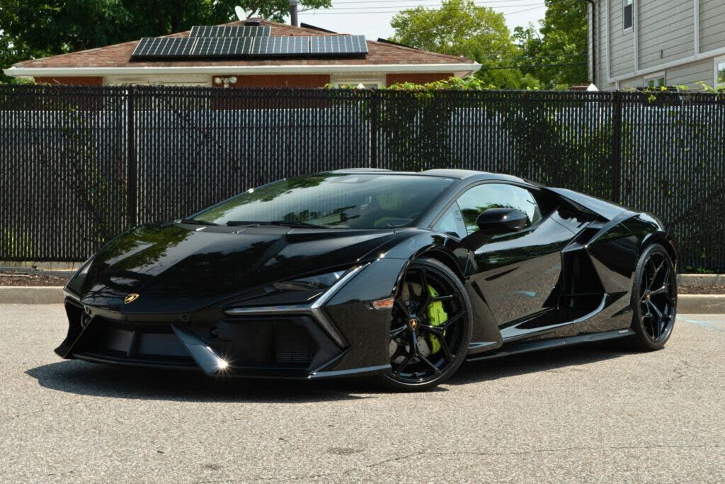 2024 LAMBORGHINI Revuelto