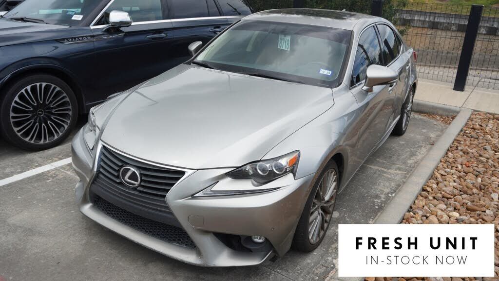 2016 LEXUS IS