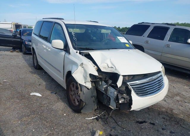 2012 CHRYSLER Town and Country
