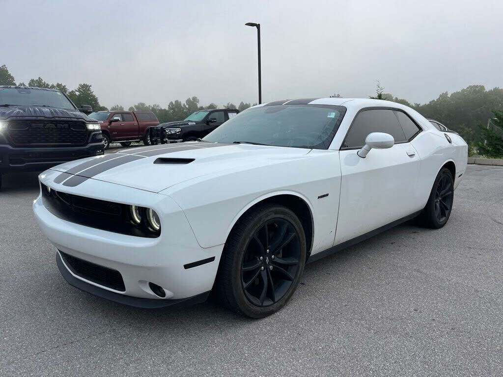 2017 DODGE Challenger