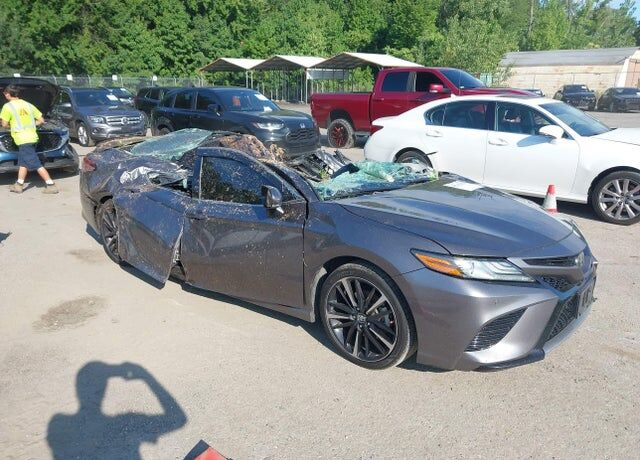 2019 TOYOTA Camry