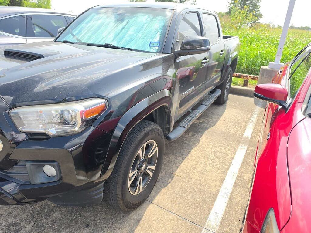 2017 TOYOTA Tacoma